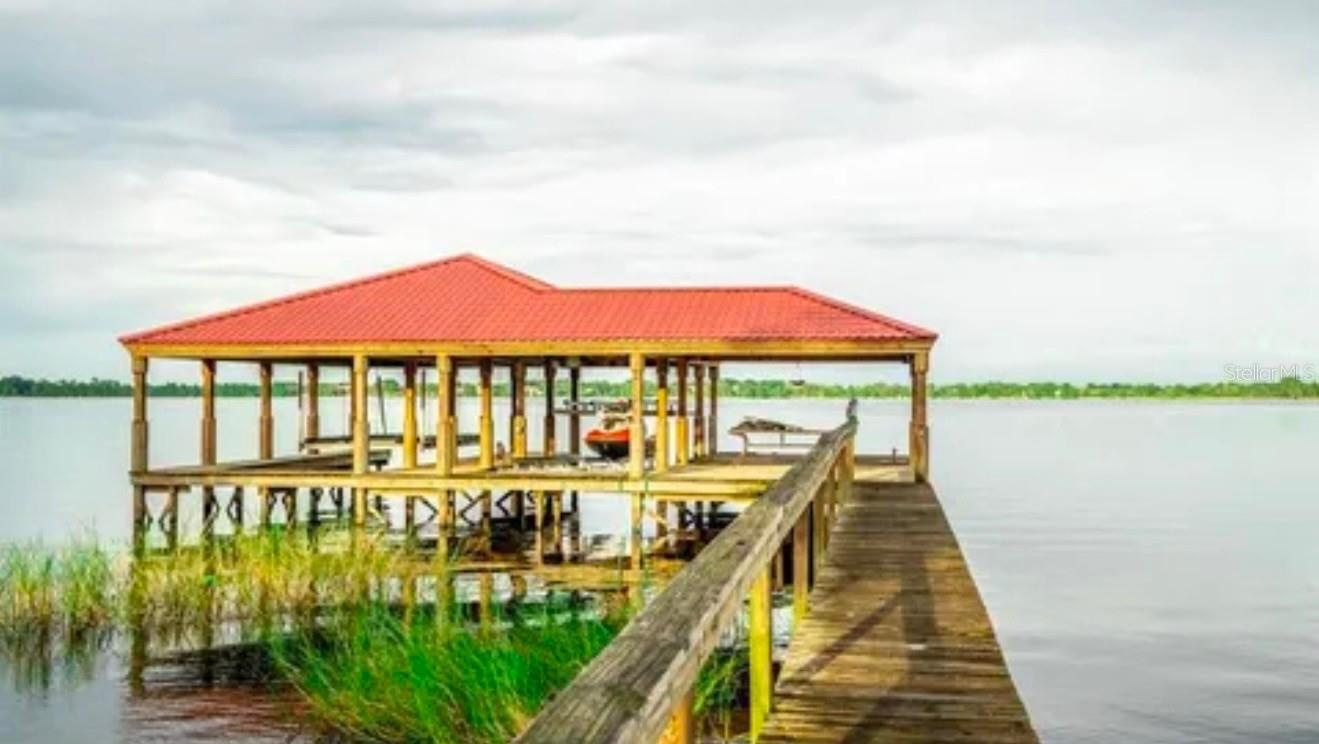 Farm and Lakefront Estate near Tampa, FL - bring the horses and farm animals $4,900,000
