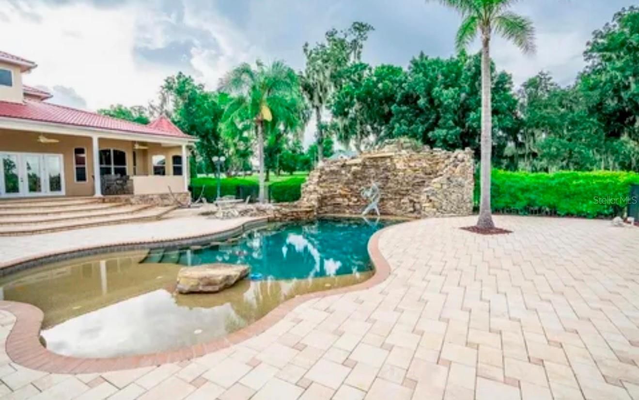 Farm and Lakefront Estate near Tampa, FL - bring the horses and farm animals $4,900,000