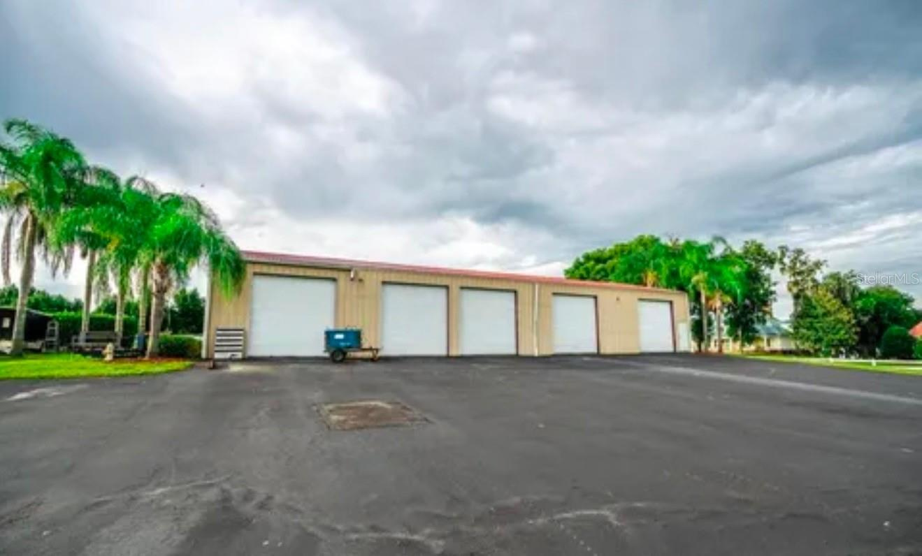 Farm and Lakefront Estate near Tampa, FL - bring the horses and farm animals $4,900,000